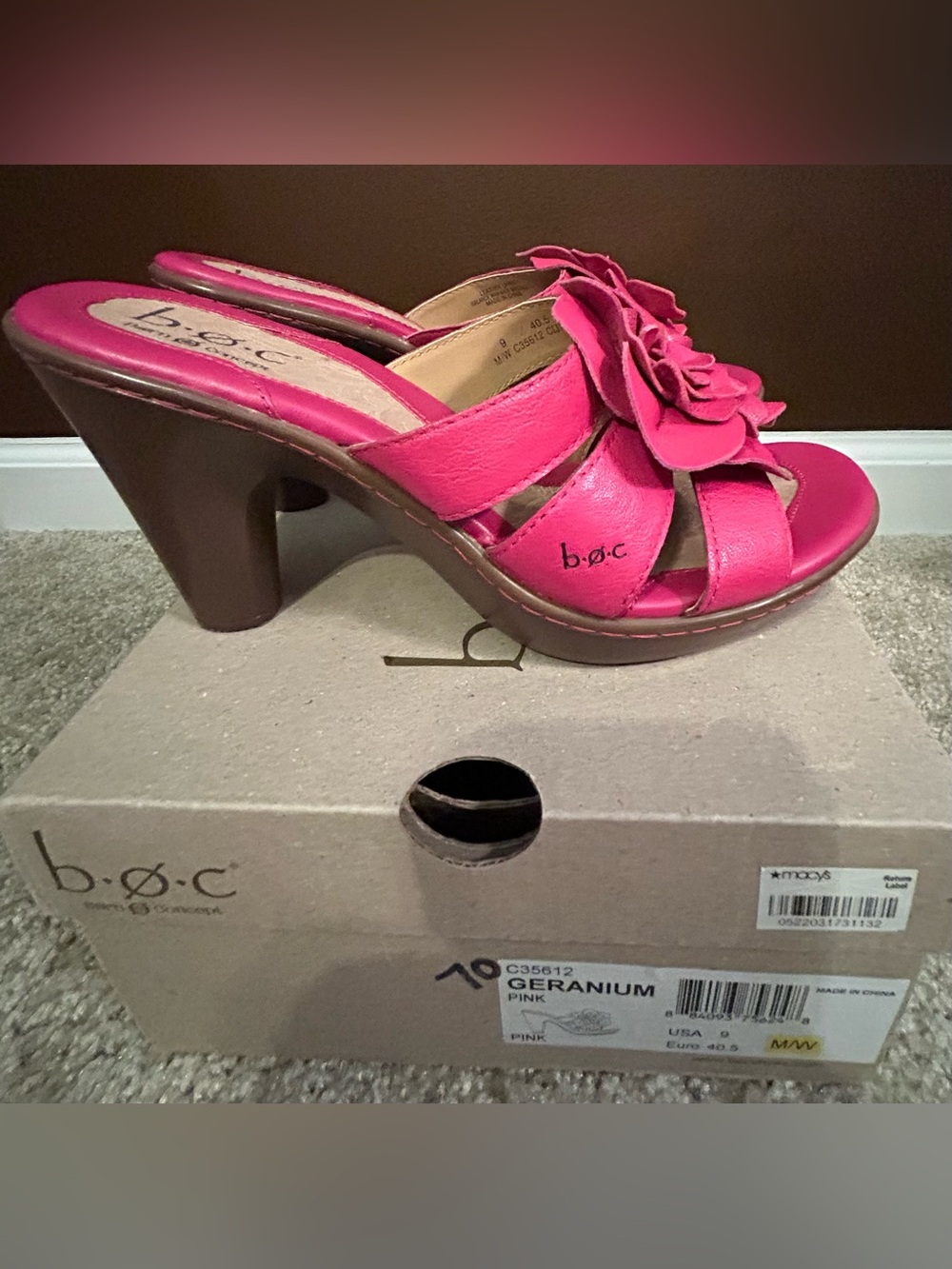NIB b.o.c. Geranium Pink Floral Platform Slide Sandals Size 9